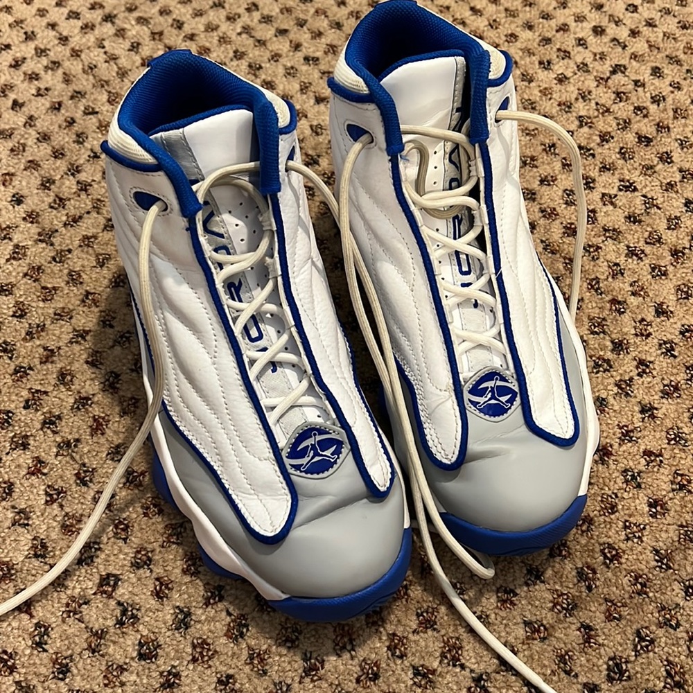 Boys Nike Jordan’s size 5.5Y